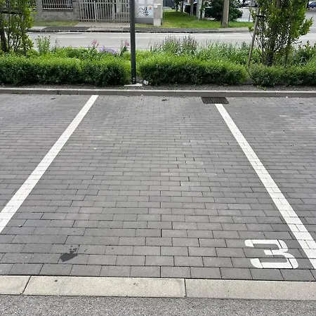 Klingerka 007 2 Separate Bedrooms Parking Included * 브라티슬라바