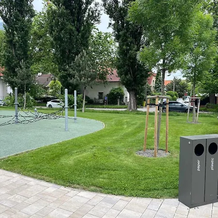 아파트 Klingerka 007 2 Separate Bedrooms Parking Included *