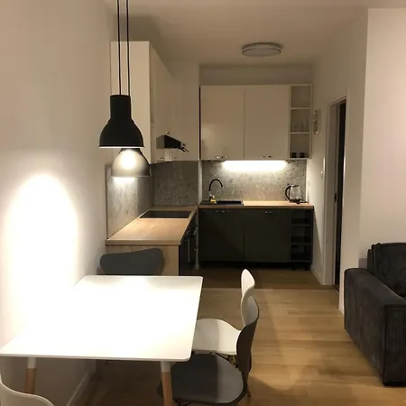 Klingerka 007 2 Separate Bedrooms Parking Included Appartement