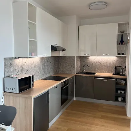 Klingerka 007 2 Separate Bedrooms Parking Included Apartment