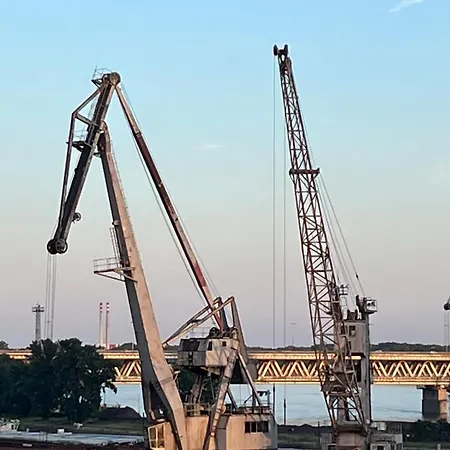 Klingerka 007 2 Separate Bedrooms Parking Included * Bratislava