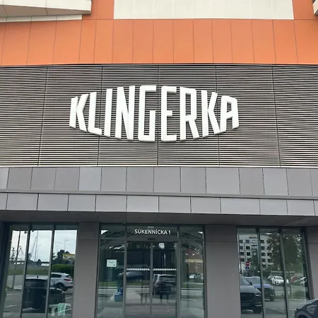 아파트 Klingerka 007 2 Separate Bedrooms Parking Included 브라티슬라바