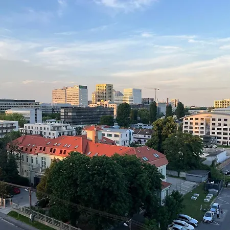 Klingerka 007 2 Separate Bedrooms Parking Included Lejlighed *