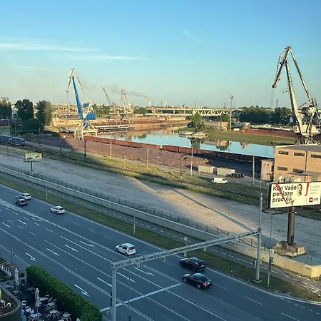 Klingerka 007 2 Separate Bedrooms Parking Included Lejlighed